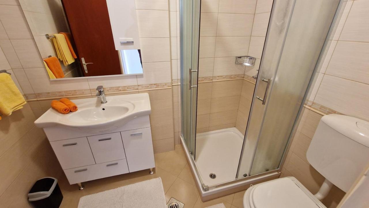 Haus Anica Apartment Rab Town Exterior photo