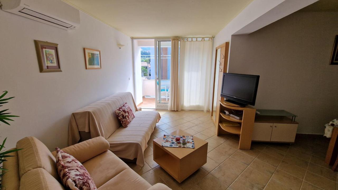 Haus Anica Apartment Rab Town Exterior photo