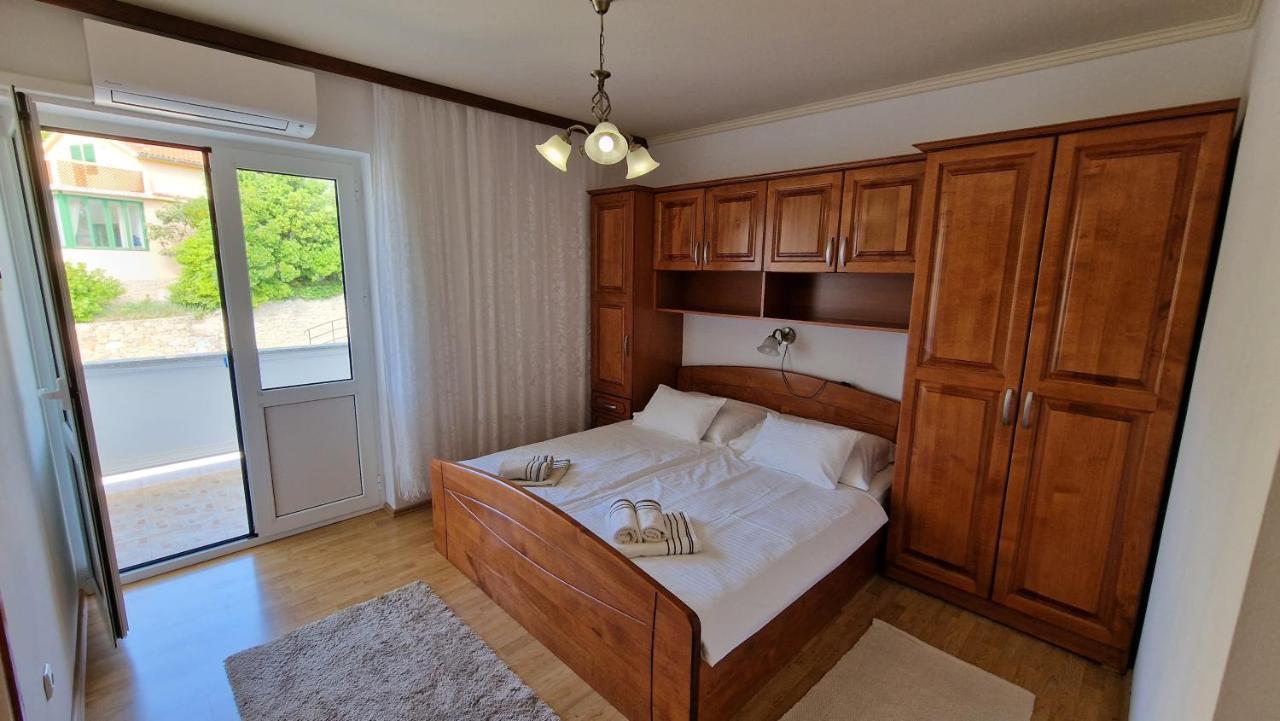 Haus Anica Apartment Rab Town Exterior photo
